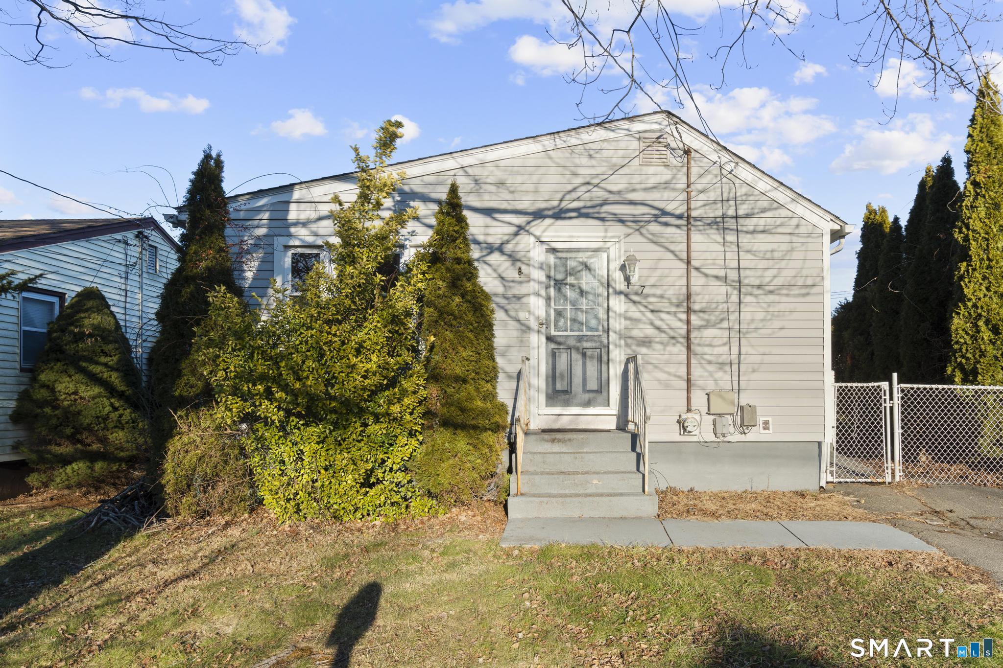 7 Ipswich Street West Haven CT 06516