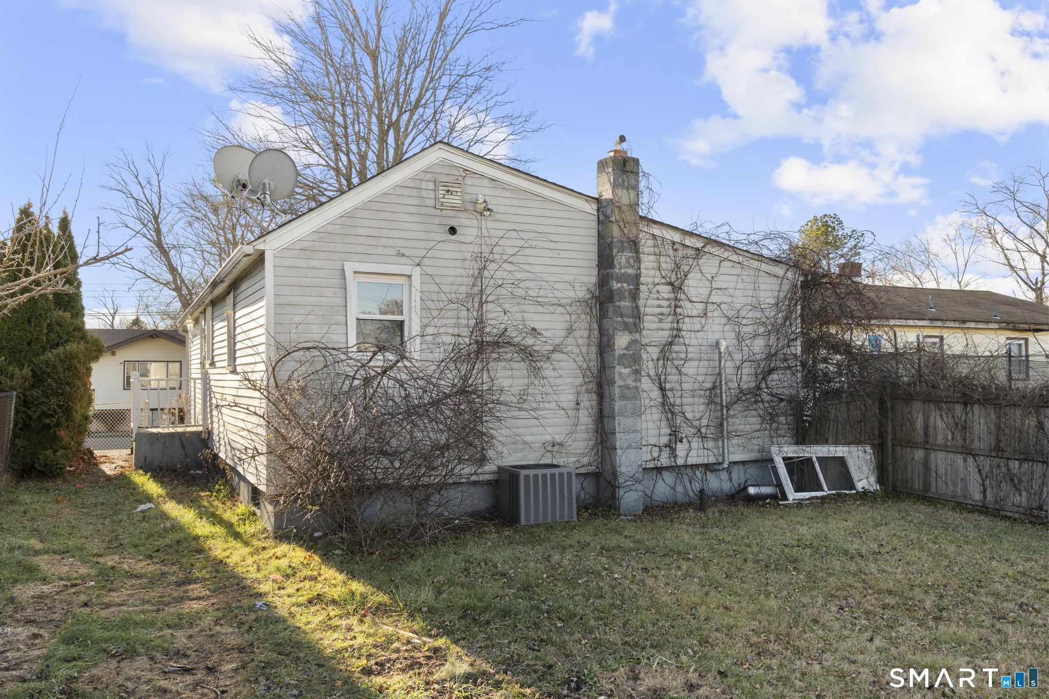 7 Ipswich Street West Haven CT 06516