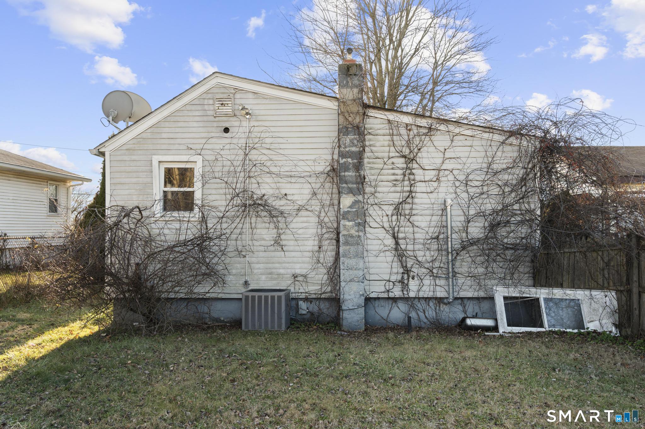 7 Ipswich Street West Haven CT 06516