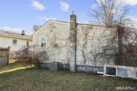 7 Ipswich Street West Haven CT 06516