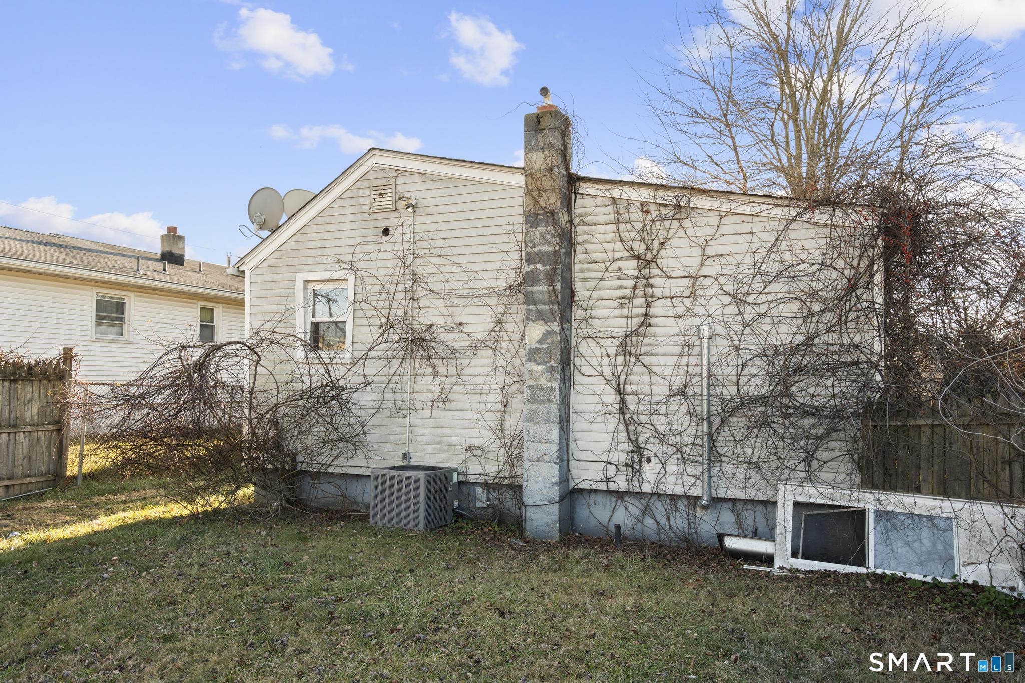 7 Ipswich Street West Haven CT 06516