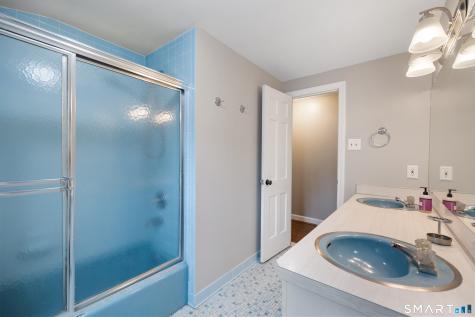 7 Nod Brook Drive Simsbury CT 06070