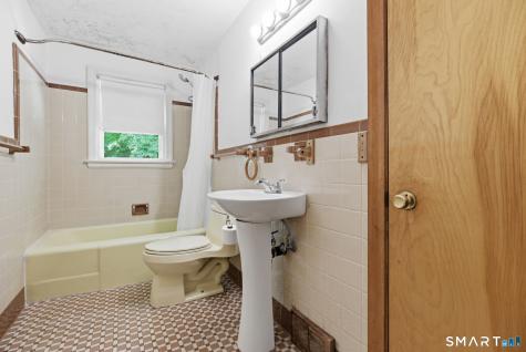 852 Brookside Drive Orange CT 06477