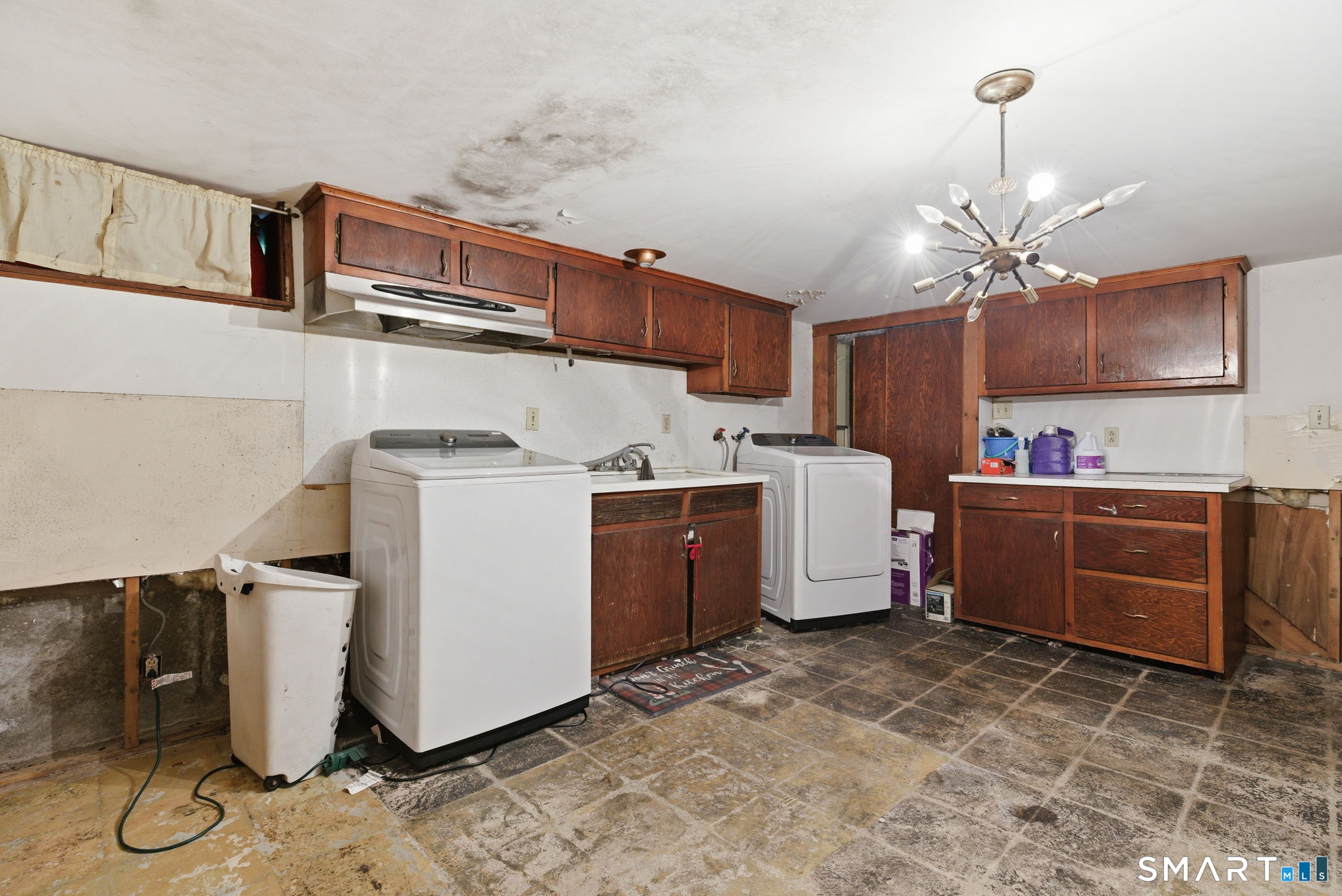 852 Brookside Drive Orange CT 06477