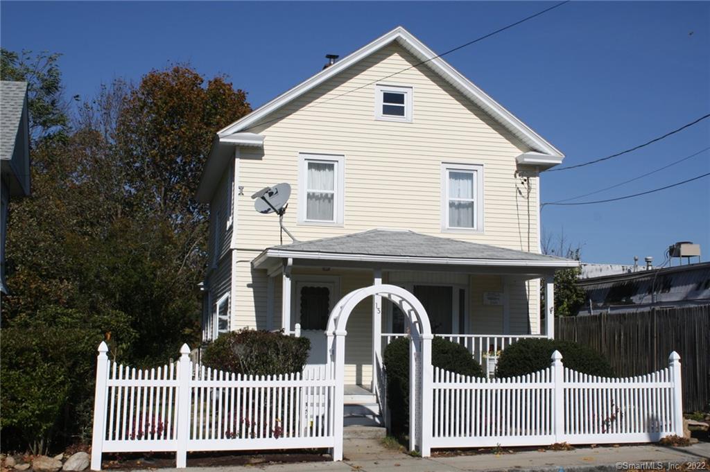 13 Evergreen Avenue New London CT 06320