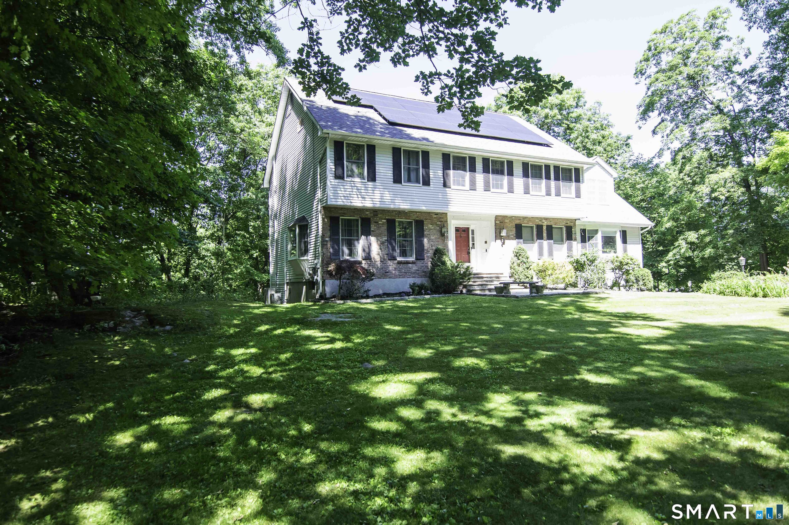 18 Hickory Lane New Fairfield CT 06812