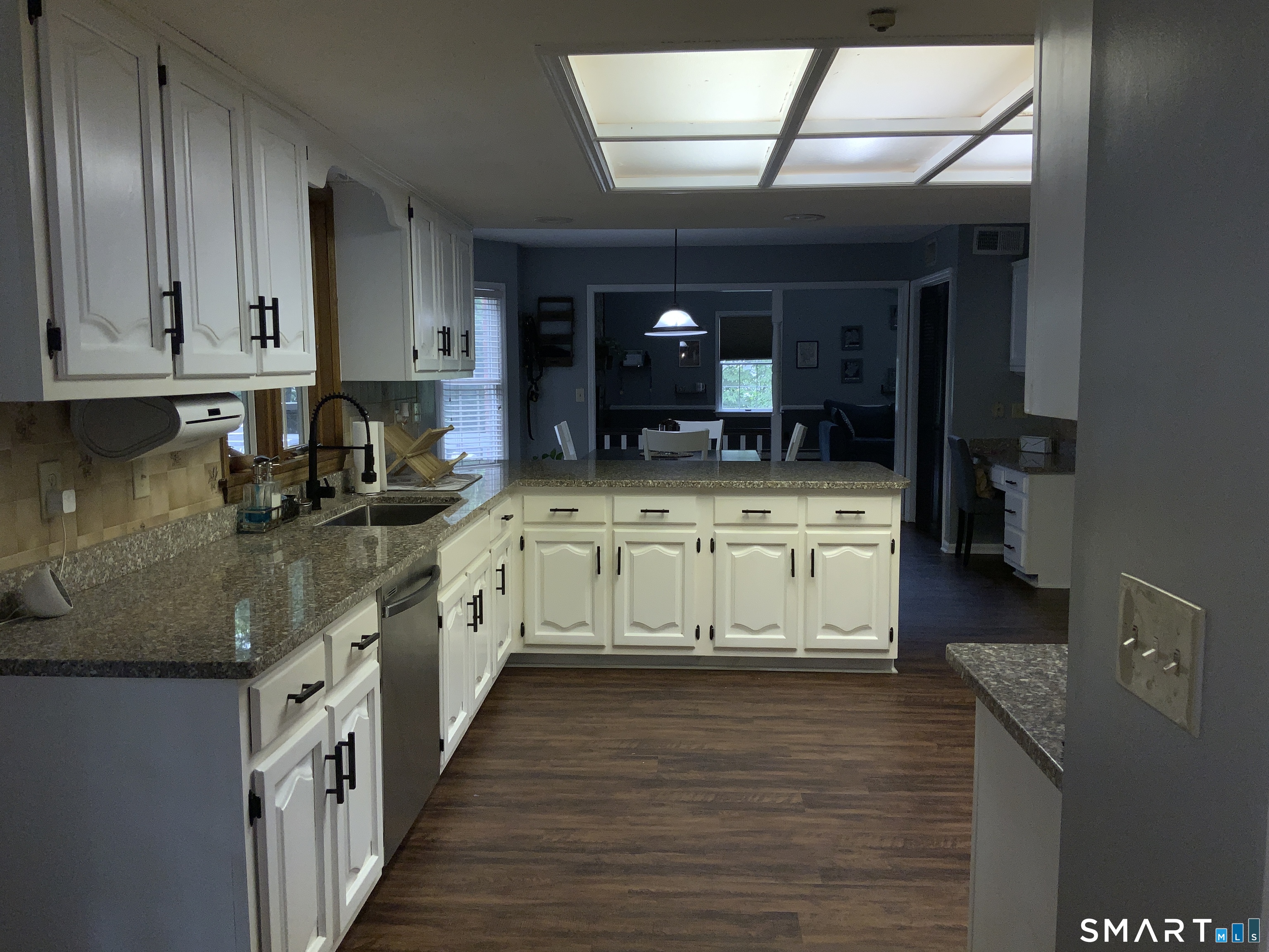 18 Hickory Lane New Fairfield CT 06812