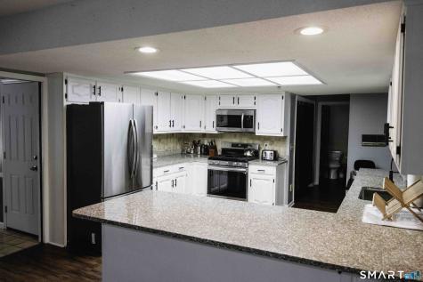 18 Hickory Lane New Fairfield CT 06812