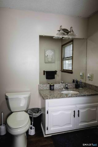 18 Hickory Lane New Fairfield CT 06812
