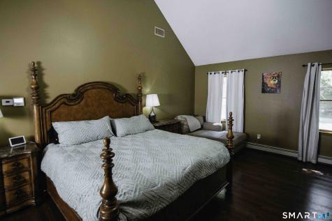 18 Hickory Lane New Fairfield CT 06812