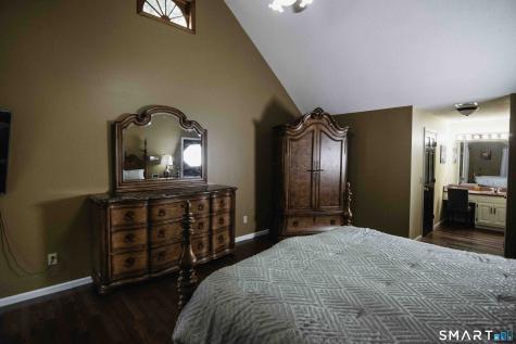 18 Hickory Lane New Fairfield CT 06812