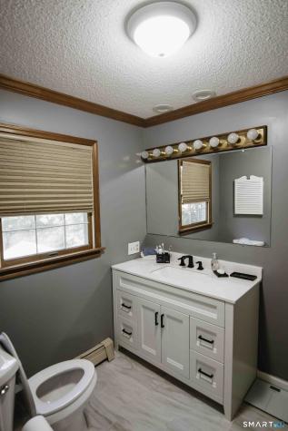 18 Hickory Lane New Fairfield CT 06812