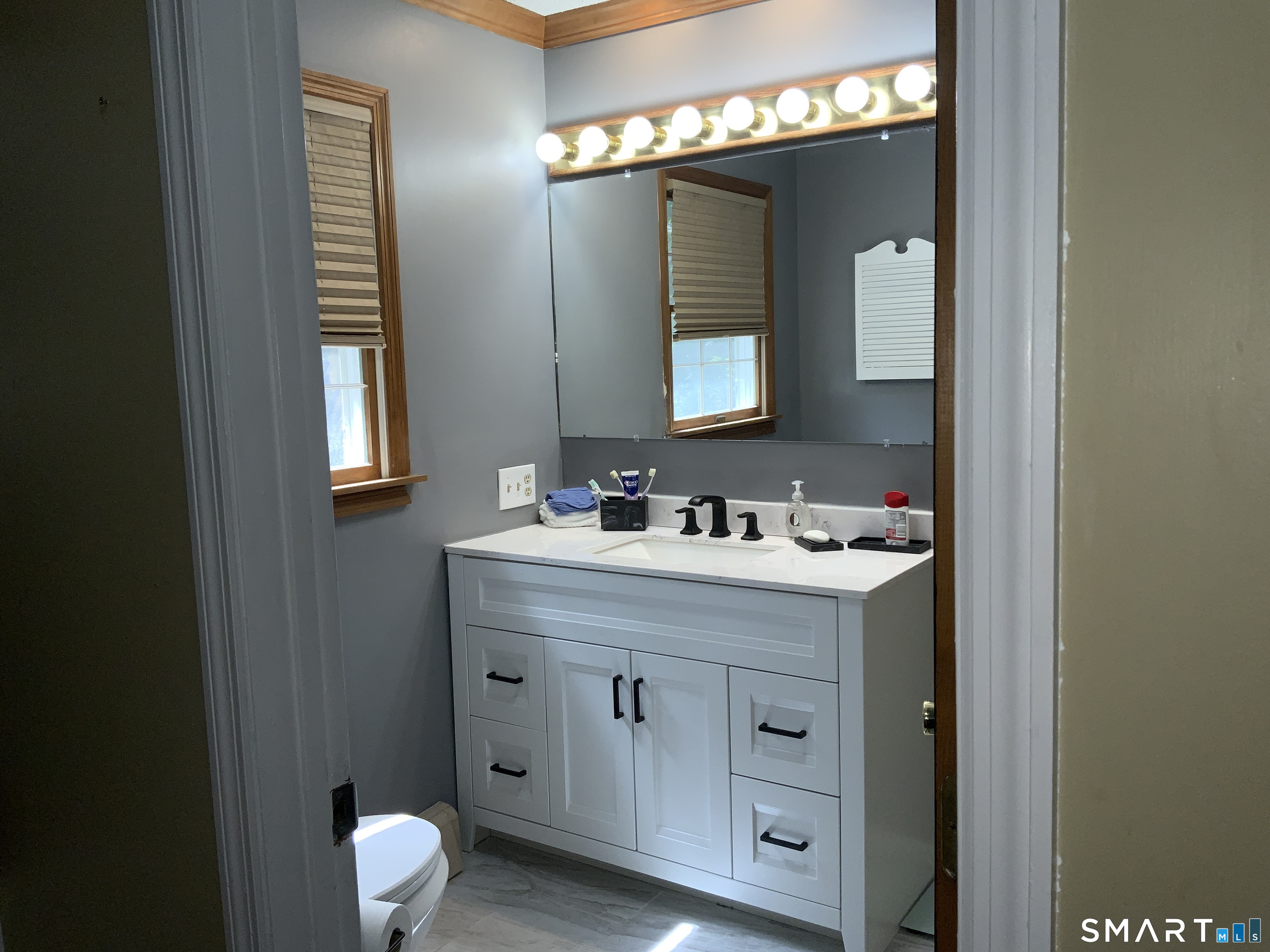 18 Hickory Lane New Fairfield CT 06812