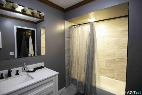 18 Hickory Lane New Fairfield CT 06812