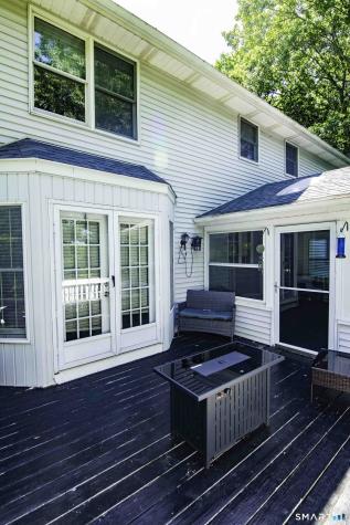 18 Hickory Lane New Fairfield CT 06812