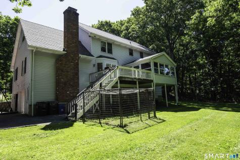18 Hickory Lane New Fairfield CT 06812