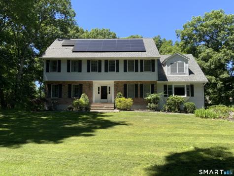 18 Hickory Lane New Fairfield CT 06812