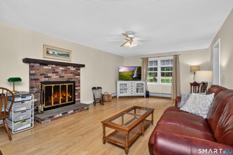6 Hemlock Lane Avon CT 06001