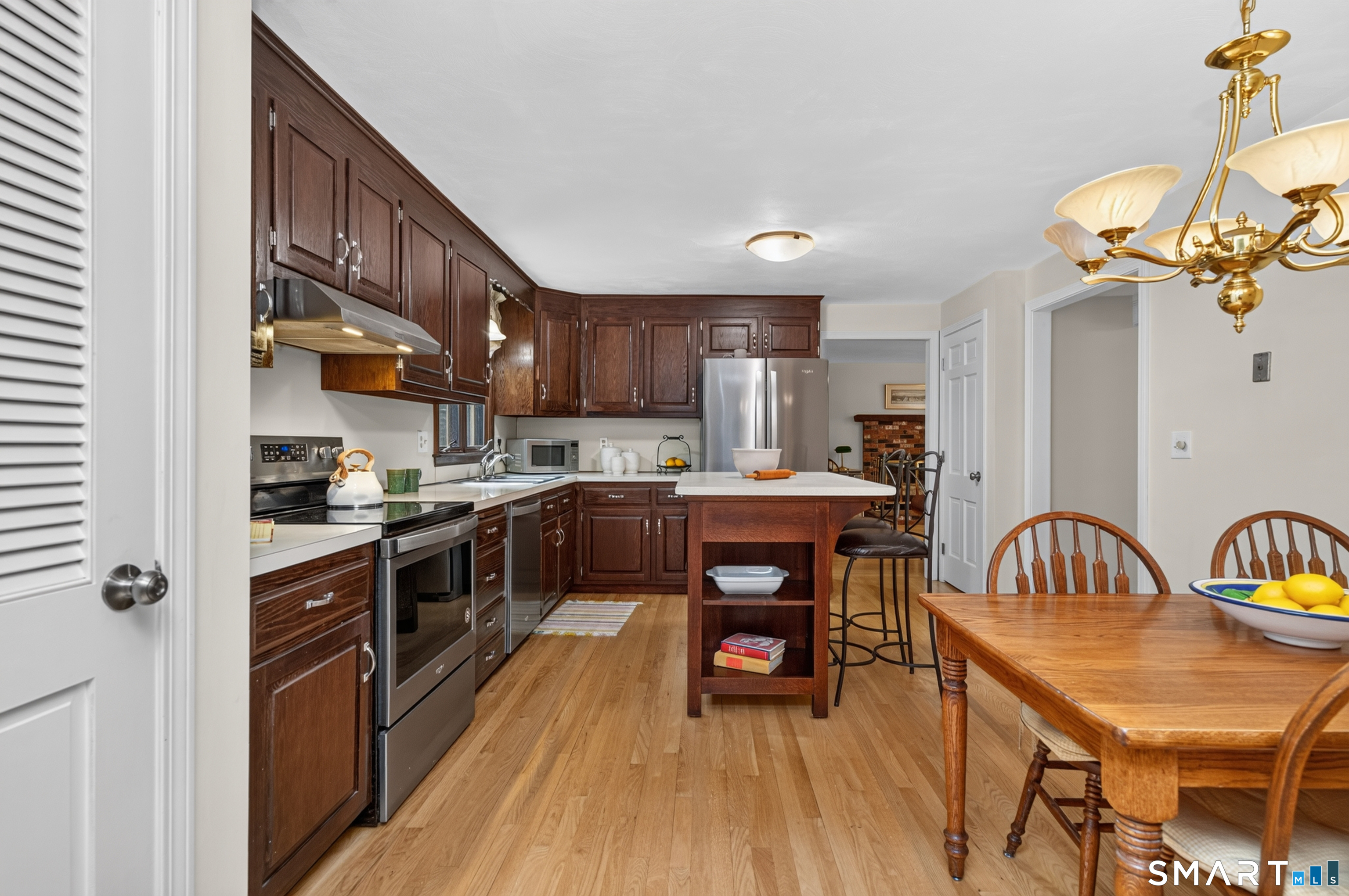 6 Hemlock Lane Avon CT 06001