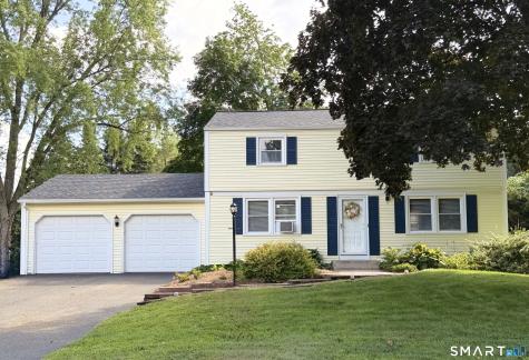 22 Cleveland Street Enfield CT 06082