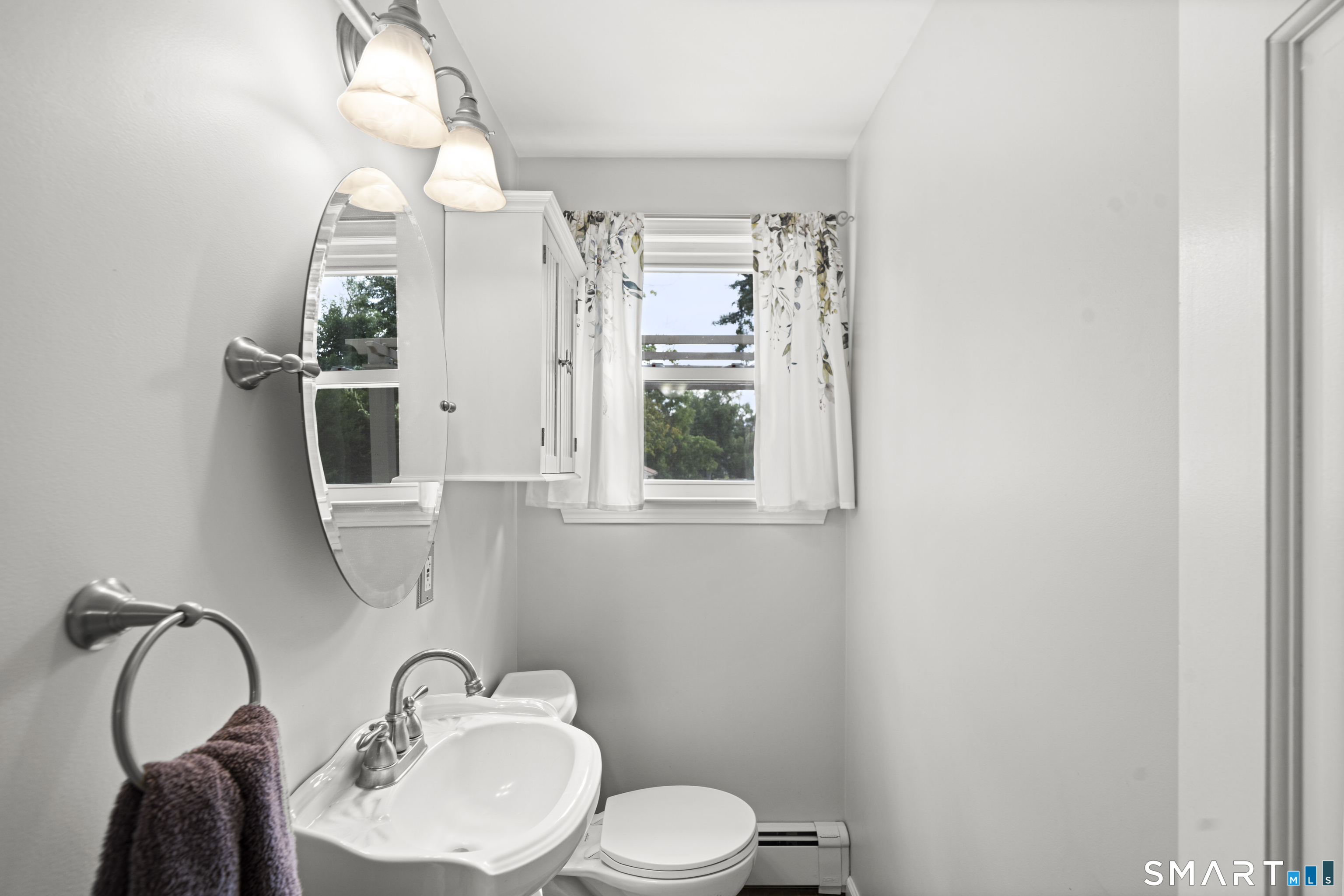 22 Cleveland Street Enfield CT 06082