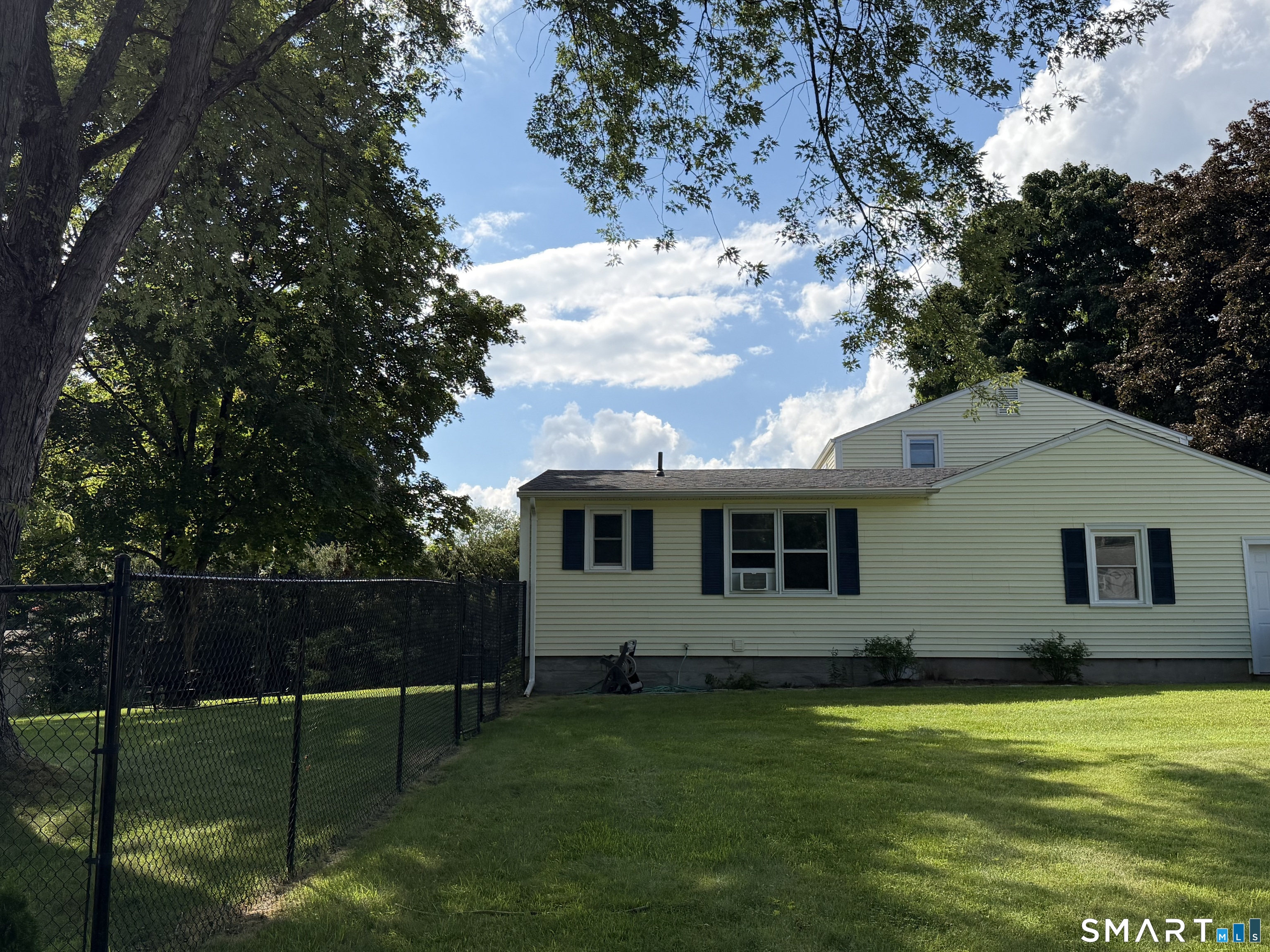 22 Cleveland Street Enfield CT 06082