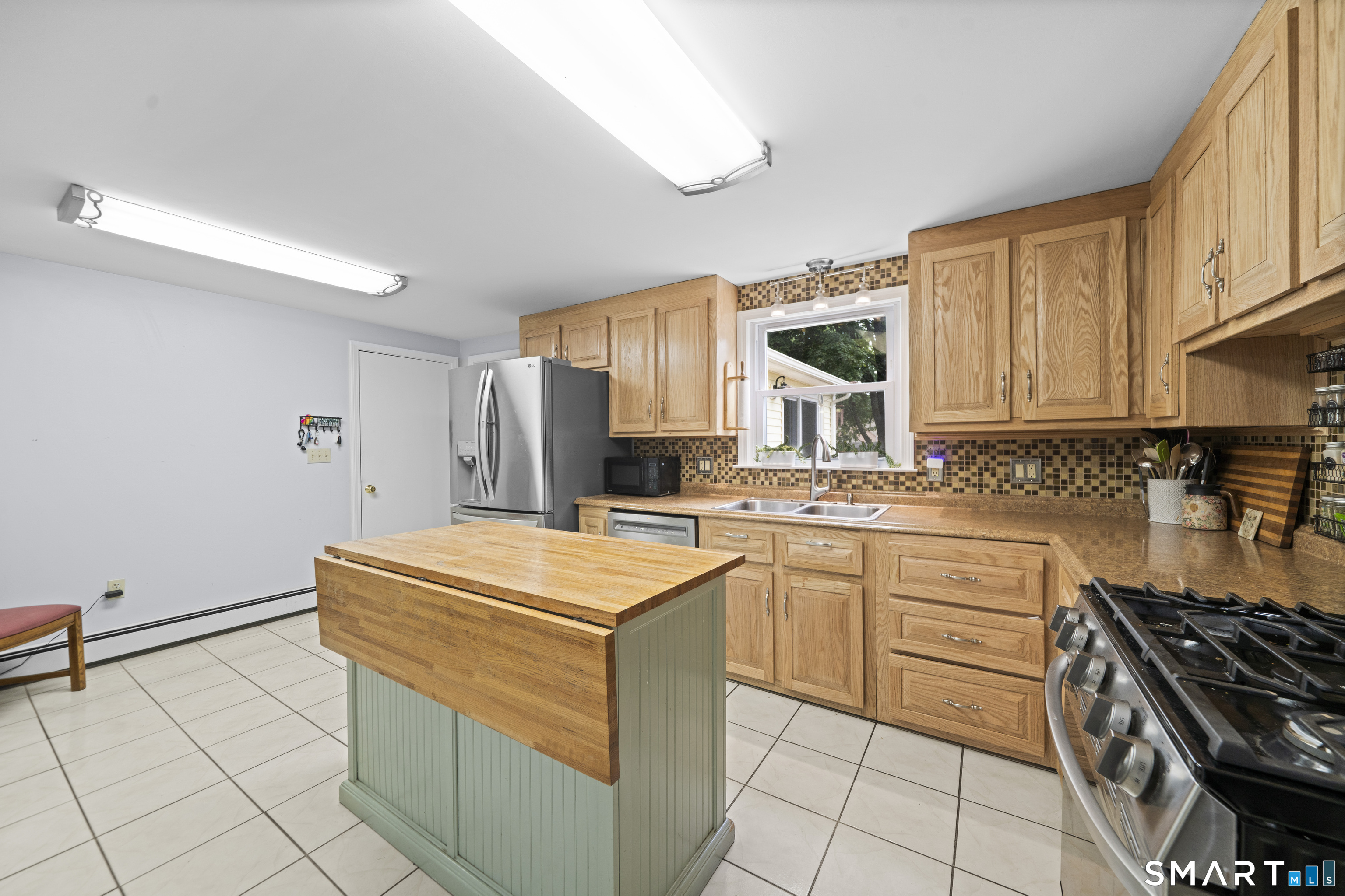 22 Cleveland Street Enfield CT 06082