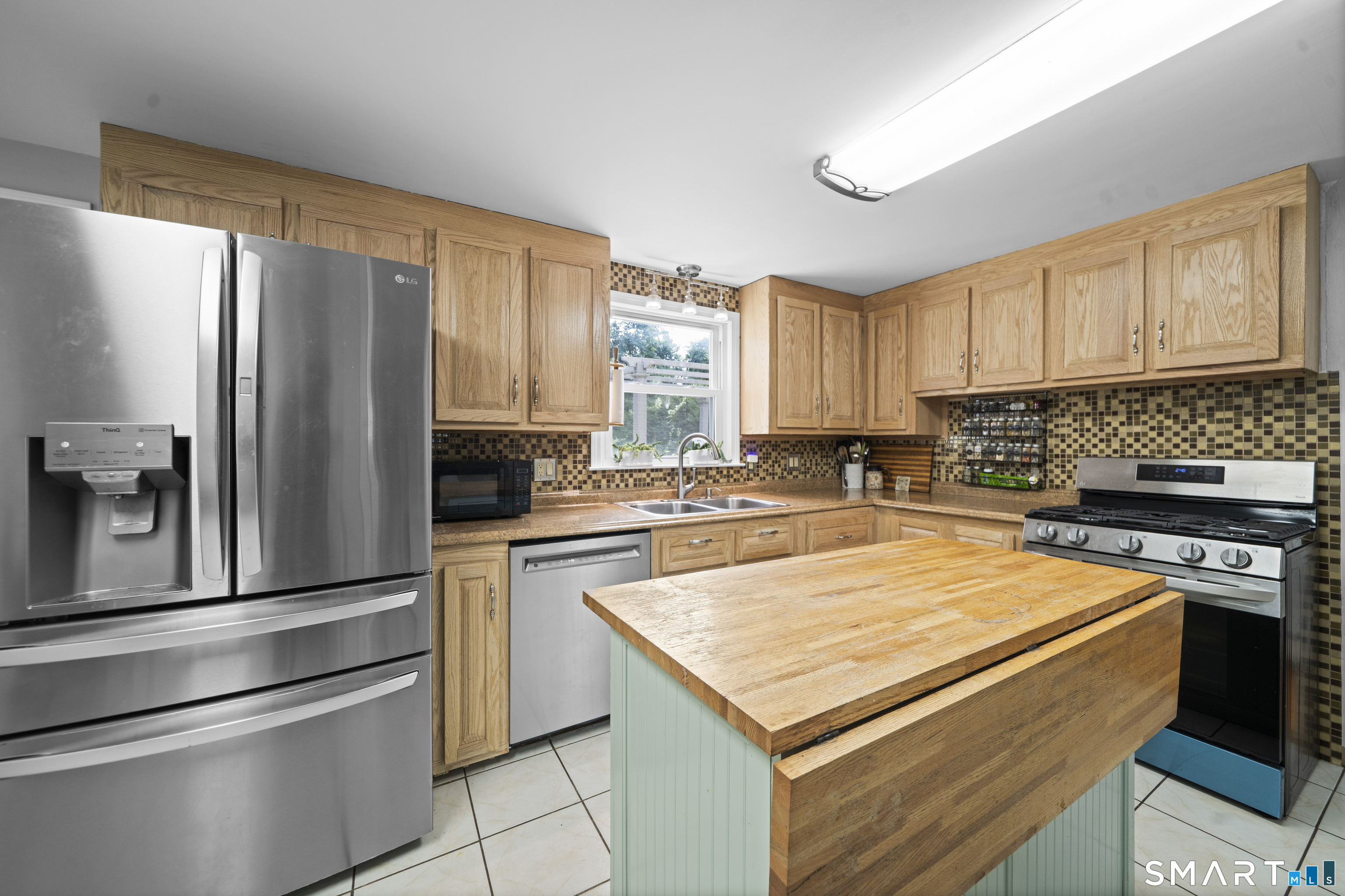 22 Cleveland Street Enfield CT 06082