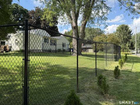 22 Cleveland Street Enfield CT 06082