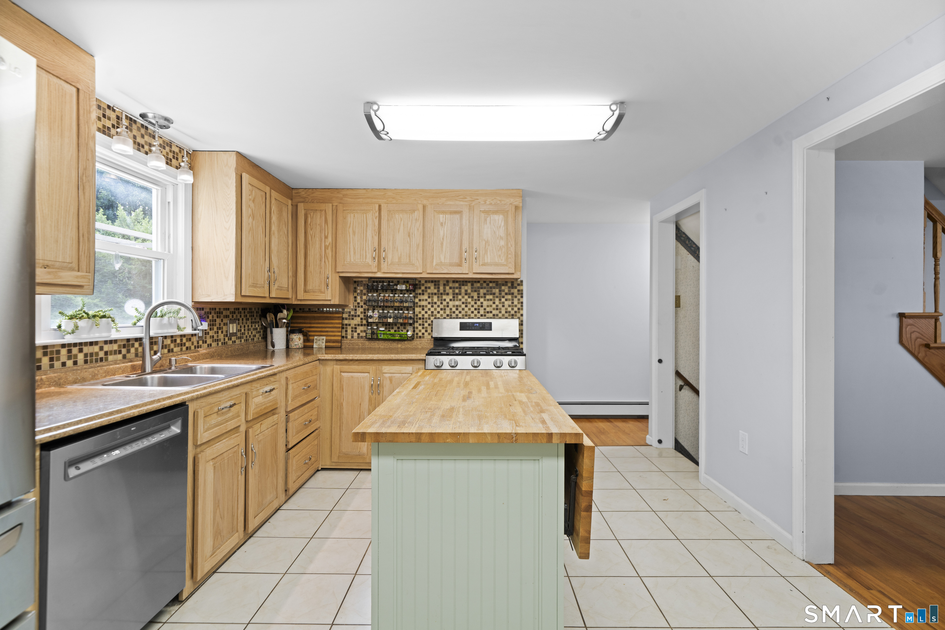 22 Cleveland Street Enfield CT 06082
