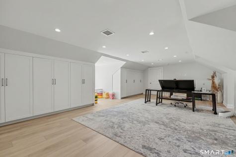 443 Brambley Hedge Circle Fairfield CT 06824