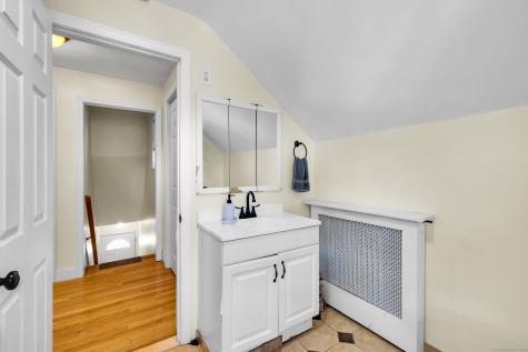 94 Larrabee Street East Hartford CT 06108