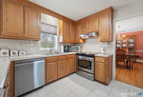 19 Woodside Way Bristol CT 06010