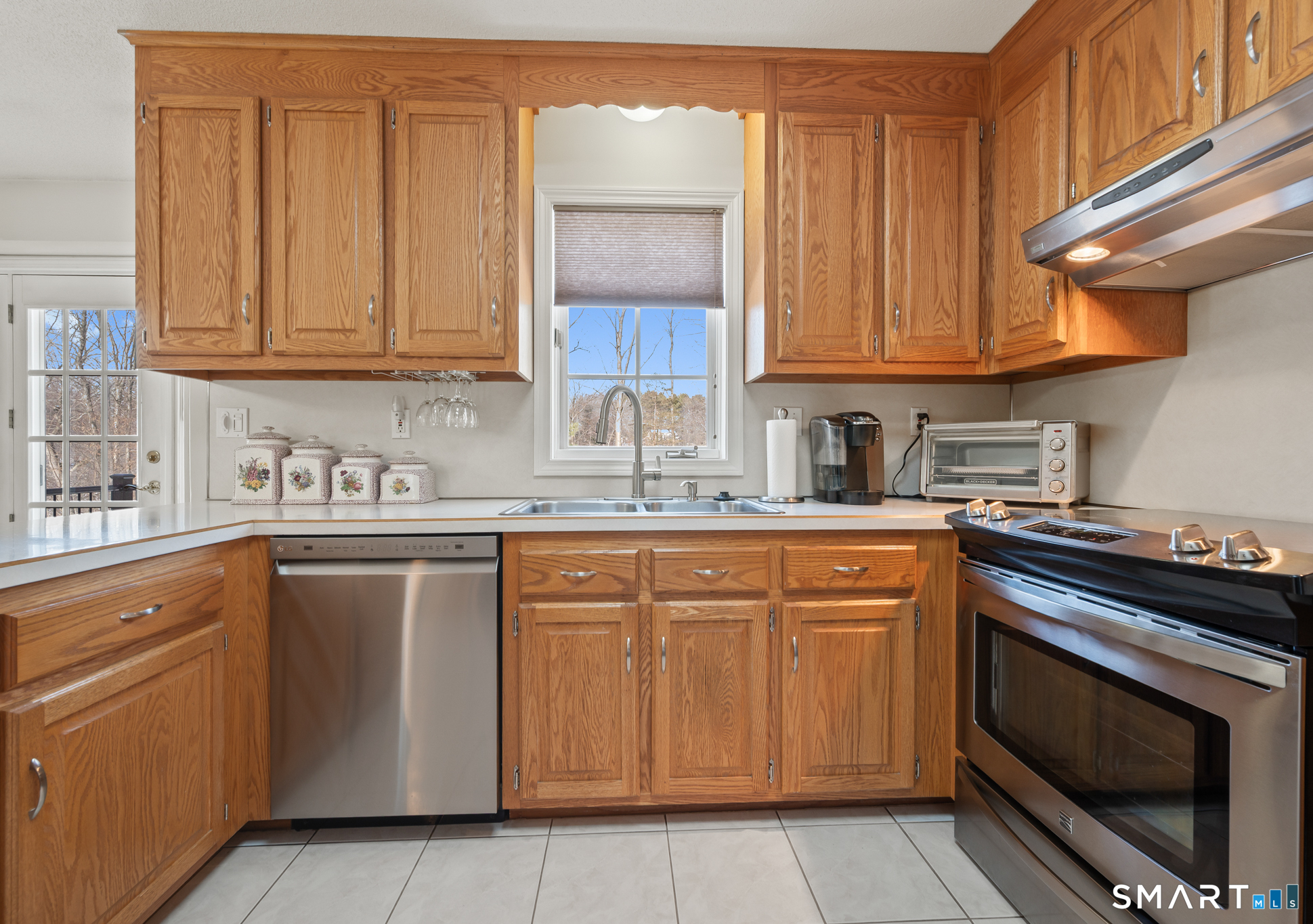 19 Woodside Way Bristol CT 06010