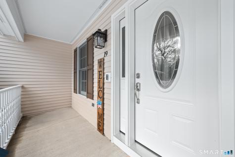 19 Woodside Way Bristol CT 06010