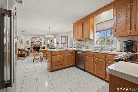 19 Woodside Way Bristol CT 06010