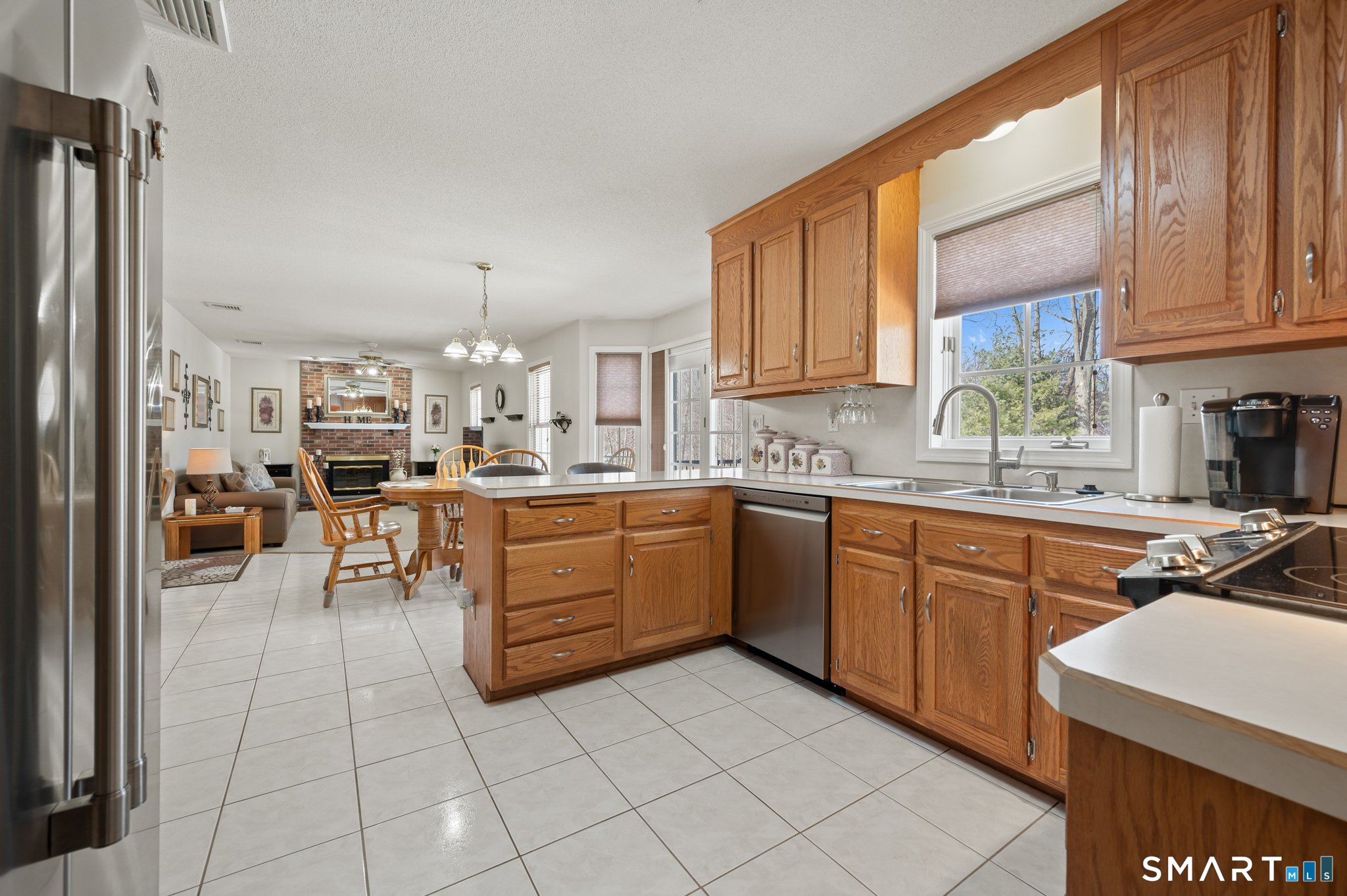 19 Woodside Way Bristol CT 06010