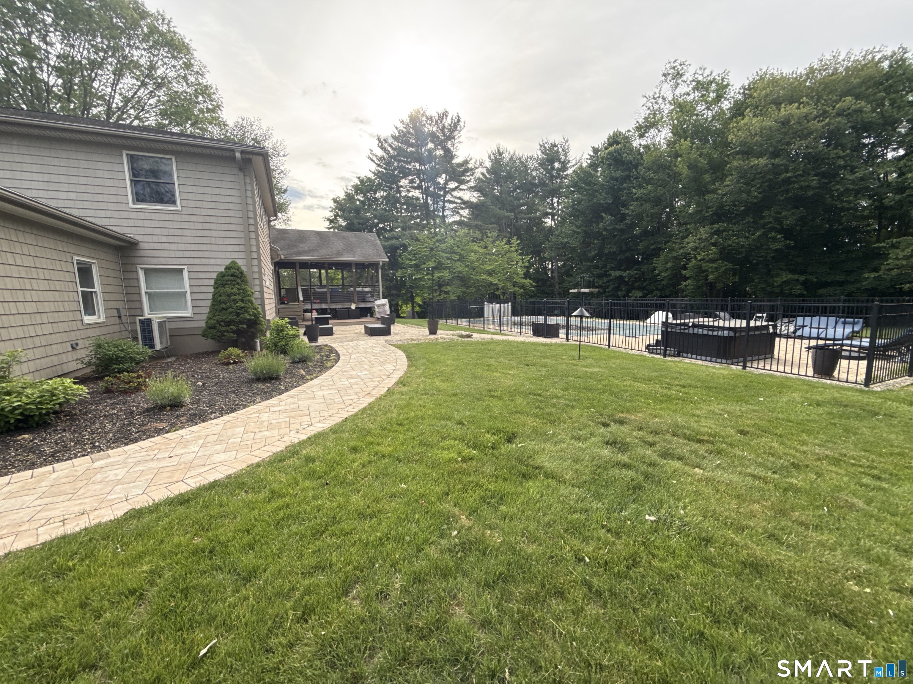 23 Welch Road North Haven CT 06473