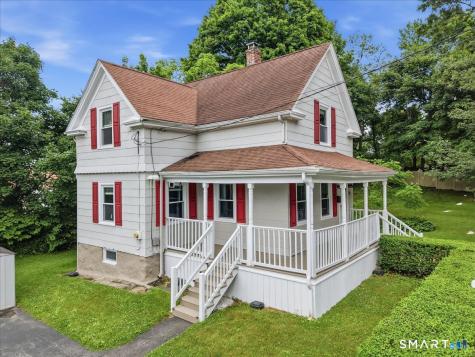 28 Moore Court New London CT 06320