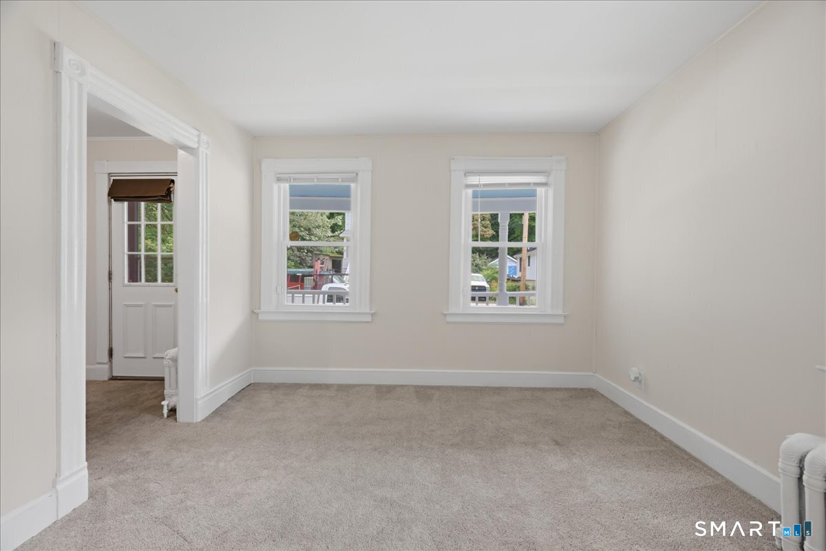 28 Moore Court New London CT 06320