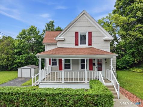 28 Moore Court New London CT 06320