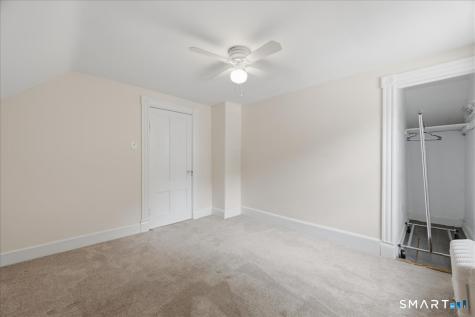 28 Moore Court New London CT 06320