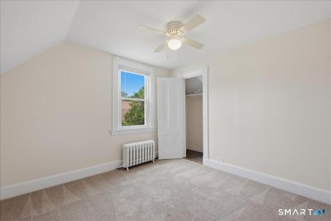 28 Moore Court New London CT 06320