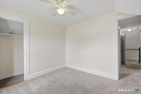 28 Moore Court New London CT 06320