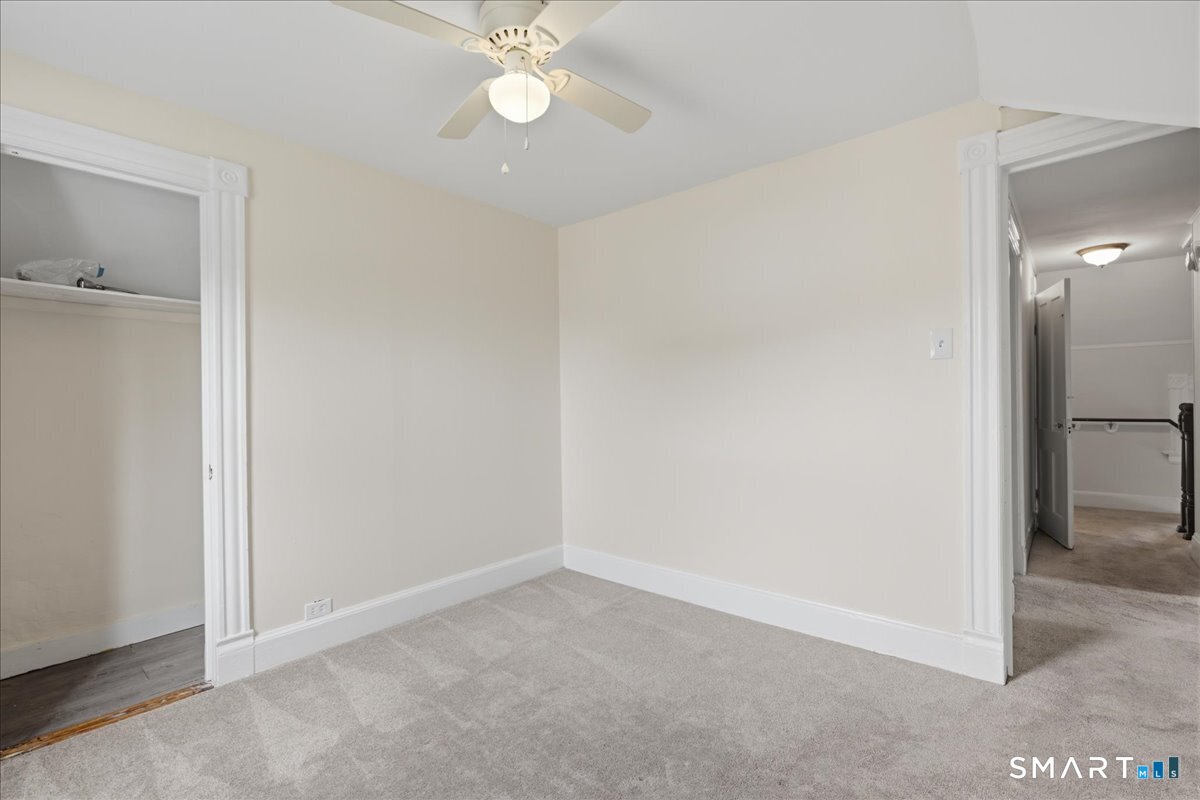 28 Moore Court New London CT 06320