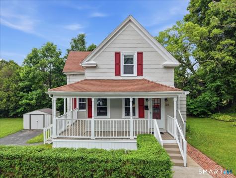 28 Moore Court New London CT 06320