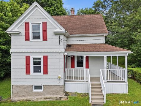 28 Moore Court New London CT 06320