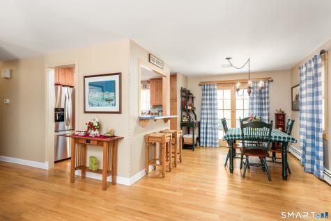 43 Roxbury Court East Lyme CT 06357