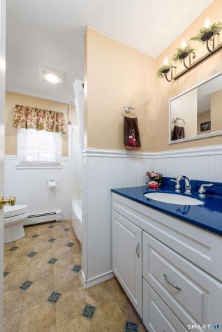 43 Roxbury Court East Lyme CT 06357