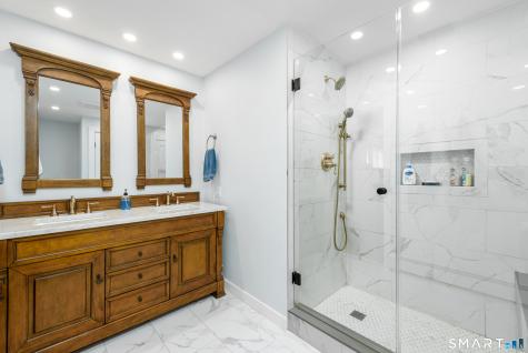 43 Roxbury Court East Lyme CT 06357